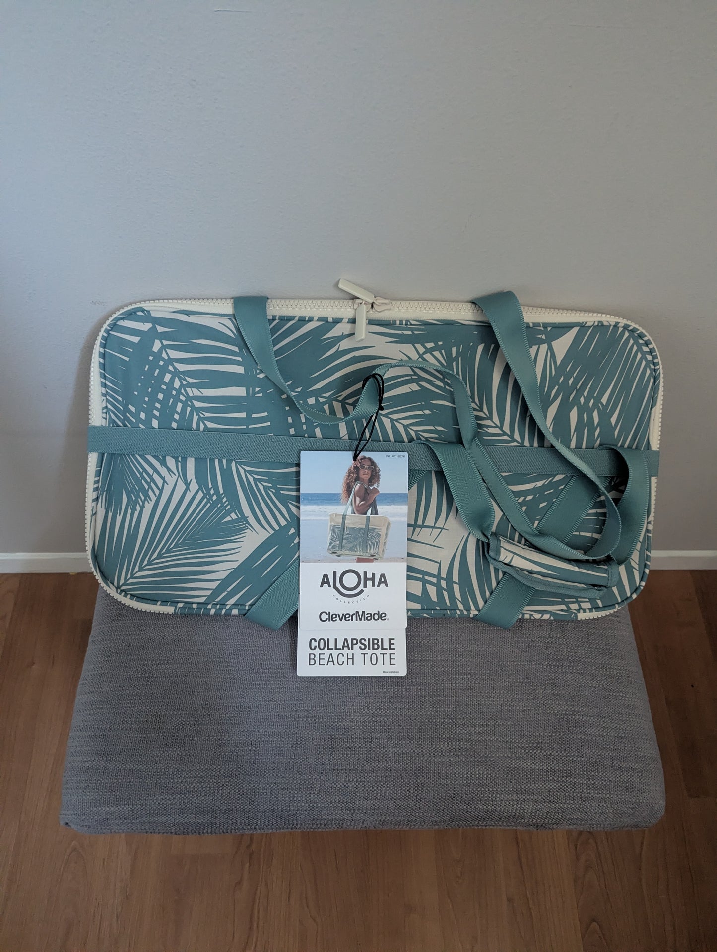 Aloha x CleverMade Collapsible Teal Beach Tote – Oversized Water-Resistant Summer Bag