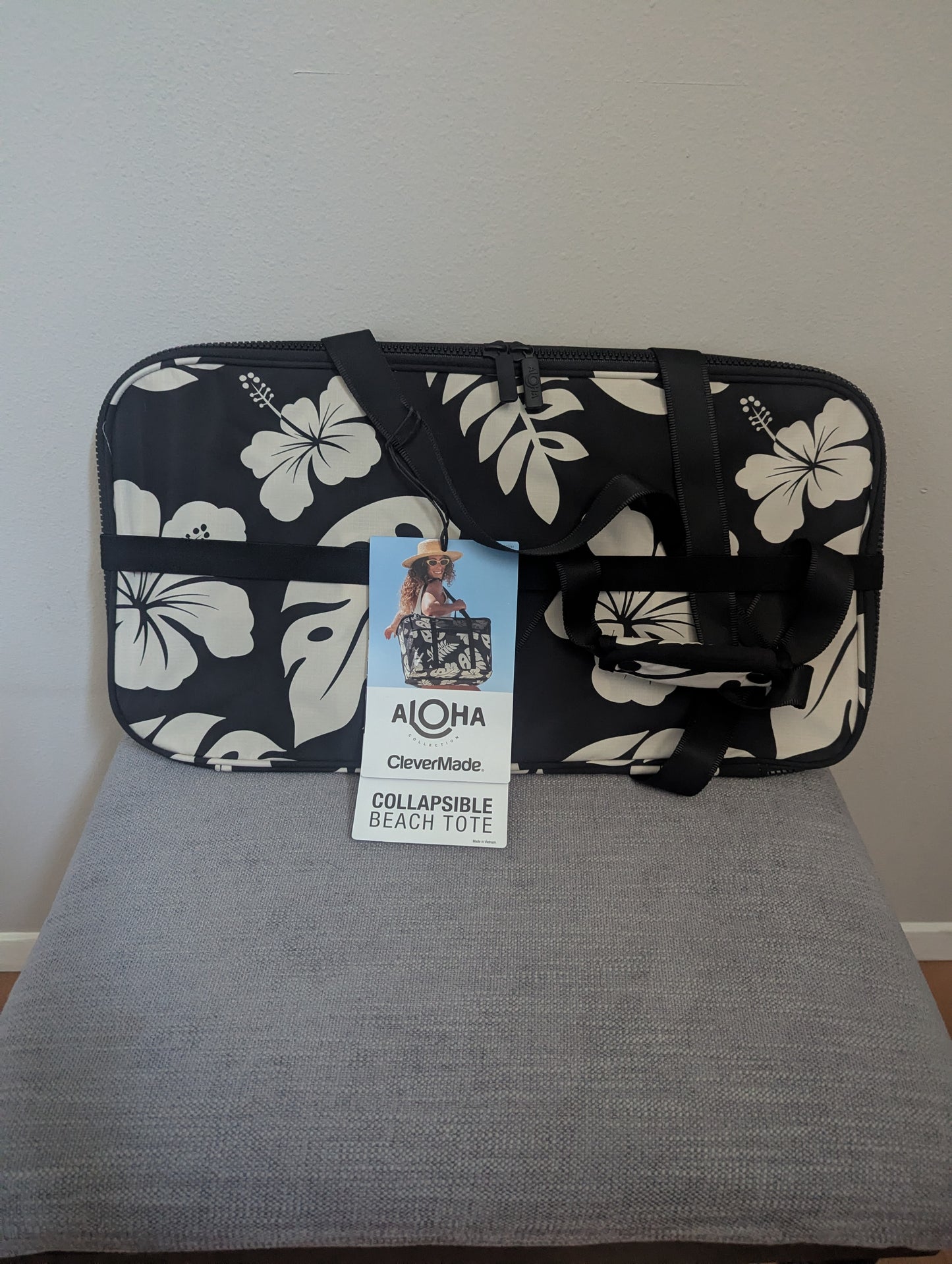 Aloha x CleverMade Collapsible Black Beach Tote – Oversized Water-Resistant Summer Bag
