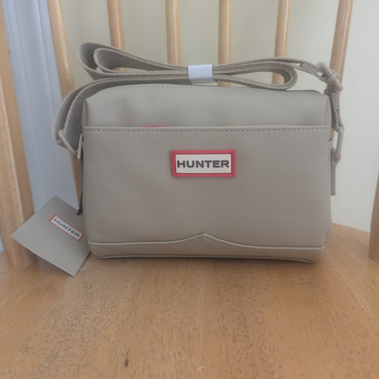 Hunter Everyday Crossbody Bag (Beige)