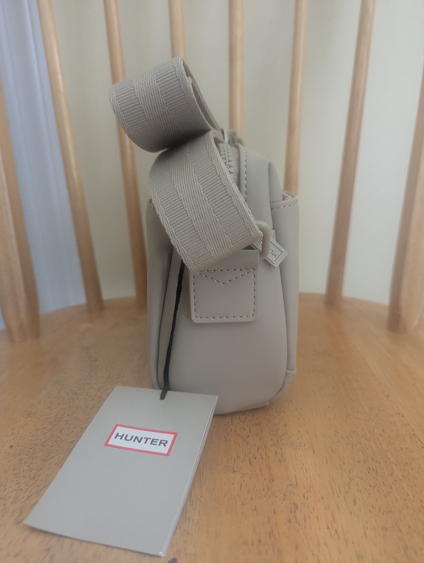 Hunter Everyday Crossbody Bag (Beige)
